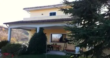 Townhouse 9 rooms in Terni, Italy
