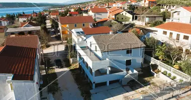 6 room house in Karin Gornji, Croatia