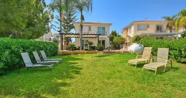 Casa 5 habitaciones en Paralimni, Chipre
