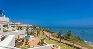 2 bedroom apartment in Estepona, Spain