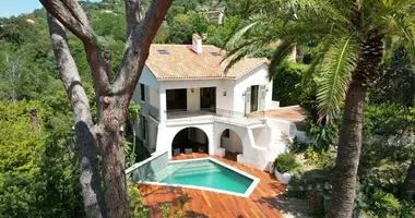 3 bedroom house in Cannes, France