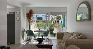 3 bedroom apartment in Estepona, Spain