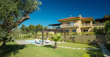 Villa 5 bedrooms in Kassandra Municipality, Greece