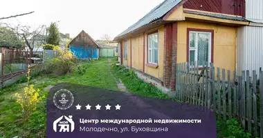 Casa en Maladetchna, Bielorrusia