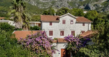 House 10 bedrooms in Risan, Montenegro