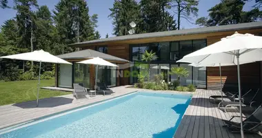 Villa  with Sauna, with Pierce in Metropolitan France, France