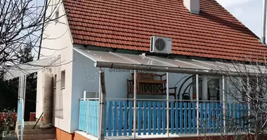 5 room house in Oroszlany, Hungary