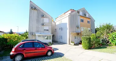 Wohnung 2 Schlafzimmer in Tivat, Montenegro