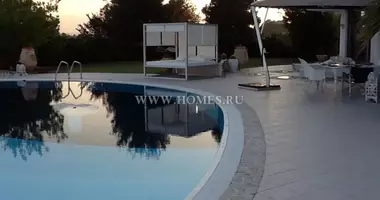 Villa  with Air conditioner, with Garden, with Internet in Pescara, Italy