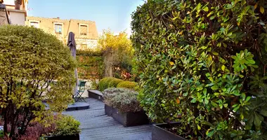 Villa 5 bedrooms in Neuilly-sur-Seine, France