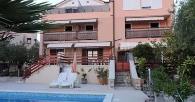 Hôtel 650 m² dans Grad Pula, Croatie