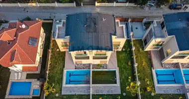 Casa 4 habitaciones con balcón, con amueblado, con airea acondicionado en Belek, Turquía