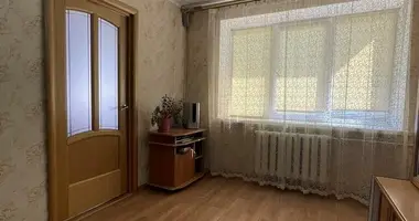 Apartamento 3 habitaciones en Byarozawka, Bielorrusia