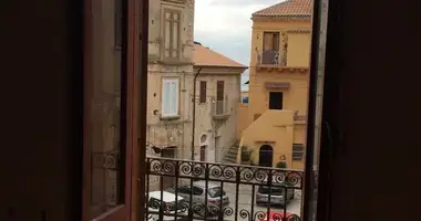 2 bedroom apartment in Vibo Valentia, Italy