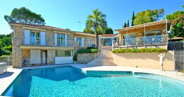 Villa 5 bedrooms with parking, with Yard in Biot, France