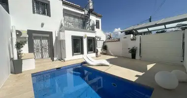 Villa en Marbella, España