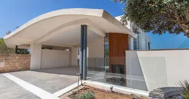 5 bedroom house in Chloraka, Cyprus