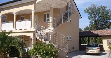 Hôtel 160 m² dans Mjesni odbor Poganka - Sveti Anton, Croatie