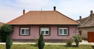 4 room house in Szil, Hungary