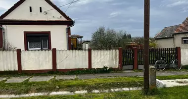 2 room house in Komlosd, Hungary