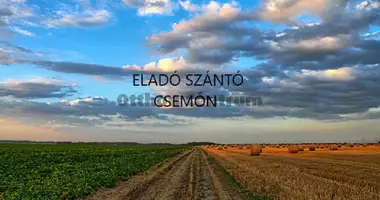 Grundstück in Csemo, Ungarn