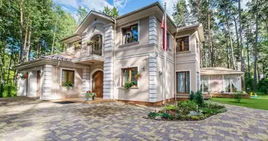 8 room house in Jurmala, Latvia