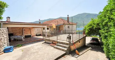 Villa  con Vistas al mar en Dobrota, Montenegro