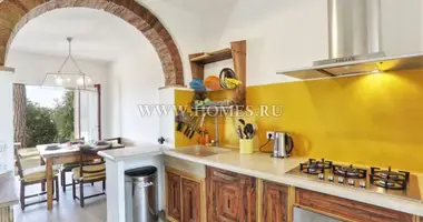 Villa 5 bedrooms with Furnitured, with Air conditioner, in city center in Livorno, Italy