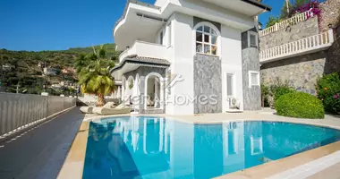 Villa 5 rooms with furniture, with air conditioning, with sea view in Alanya, Turkey