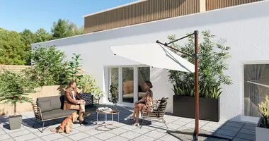 4 bedroom apartment in Metropolitan France, France