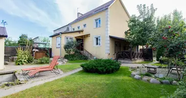 Reihenhaus  mit Möbliert, mit Garage, mit Badehaus in Fanipal, Weißrussland