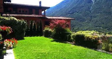 Villa 5 chambres avec parkovka parking, avec Balcon, avec Terrasse dans Porlezza, Italie