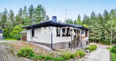 4 bedroom house in Pyhtaeae, Finland