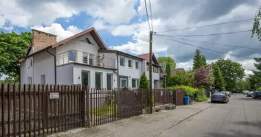 Casa 10 habitaciones en Varsovia, Polonia