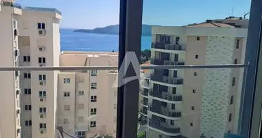 Wohnung 1 Schlafzimmer mit Meerblick, mit Öffentlicher Parkplatz in Becici, Montenegro