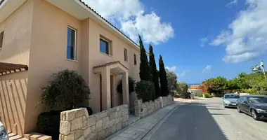 4-Schlafzimmer-Villa in Chloraka, Cyprus