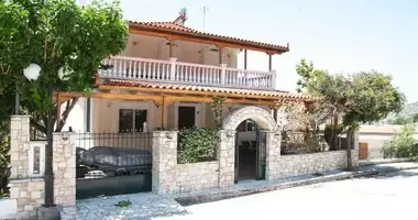 Dom wolnostojący 7 pokojów w Municipality of Loutraki and Agioi Theodoroi, Grecja