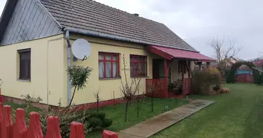 2 room house in Kalmanhaza, Hungary