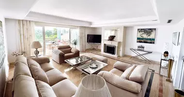 Penthouse 3 bedrooms with double glazed windows, with balcony, with furniture in Marbella, Spain