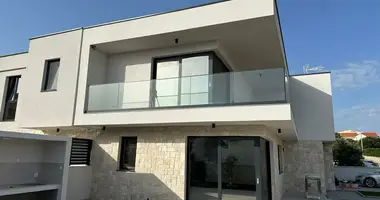 Villa 4 bedrooms in Karlobag, Croatia