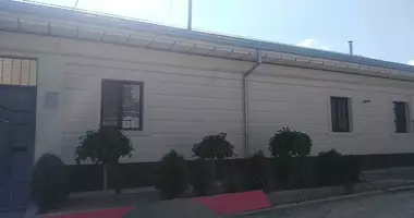 Дом 6 комнат с гаражом, с центральным отоплением, с c ремонтом в Кибрай, Узбекистан