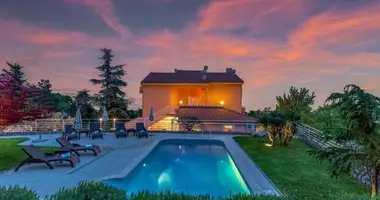 Hotel 700 m² in Lovran, Croatia