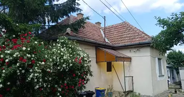 5 room house in Maglod, Hungary