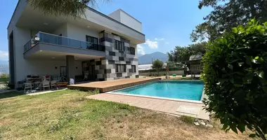 Villa 1 Zimmer mit Schwimmbad, mit Podhodit dlya grazhdanstva in Alanya, Türkei