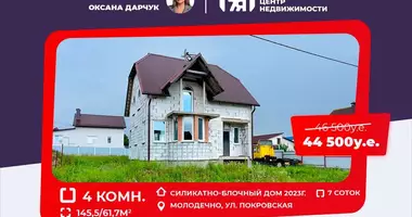 Casa en Maladetchna, Bielorrusia