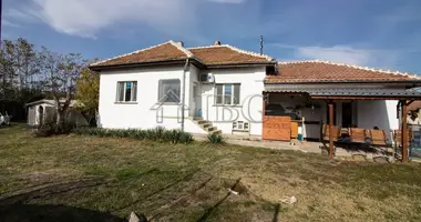 Casa 4 habitaciones en Ovcha Mogila, Bulgaria