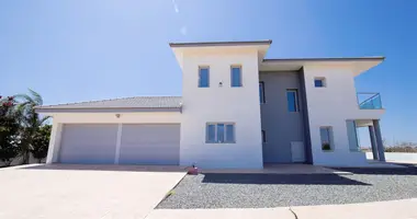 Villa 4 bedrooms in Ayia Napa, Cyprus