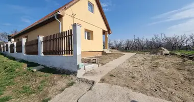 3 room house in Uri, Hungary