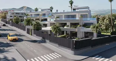 2 bedroom apartment in Estepona, Spain