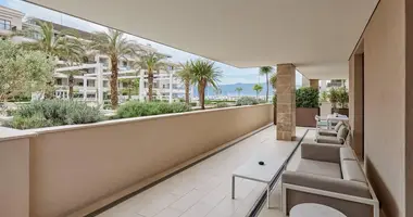 Apartamento 4 habitaciones en Tivat, Montenegro